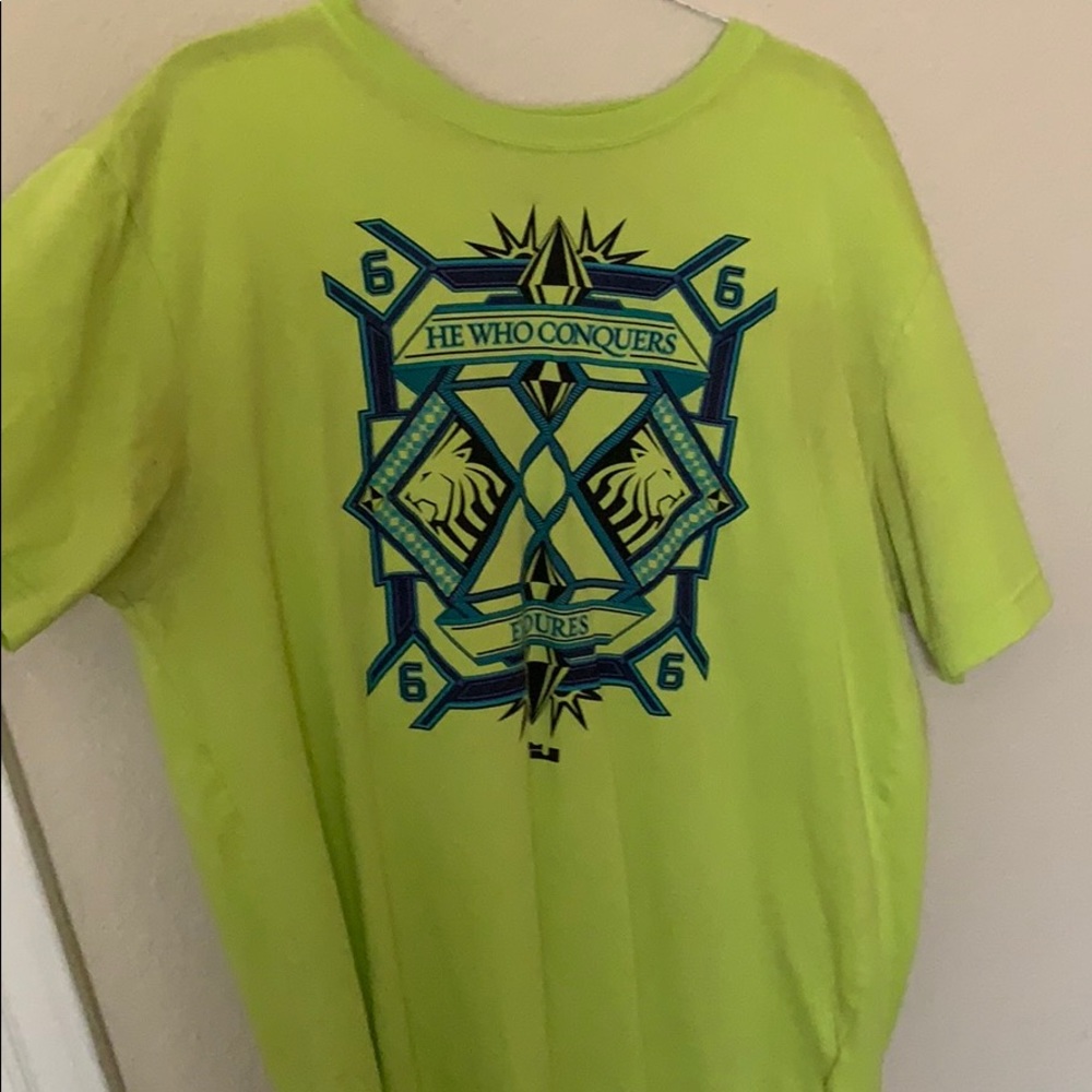 Nike lebron James short sleeve